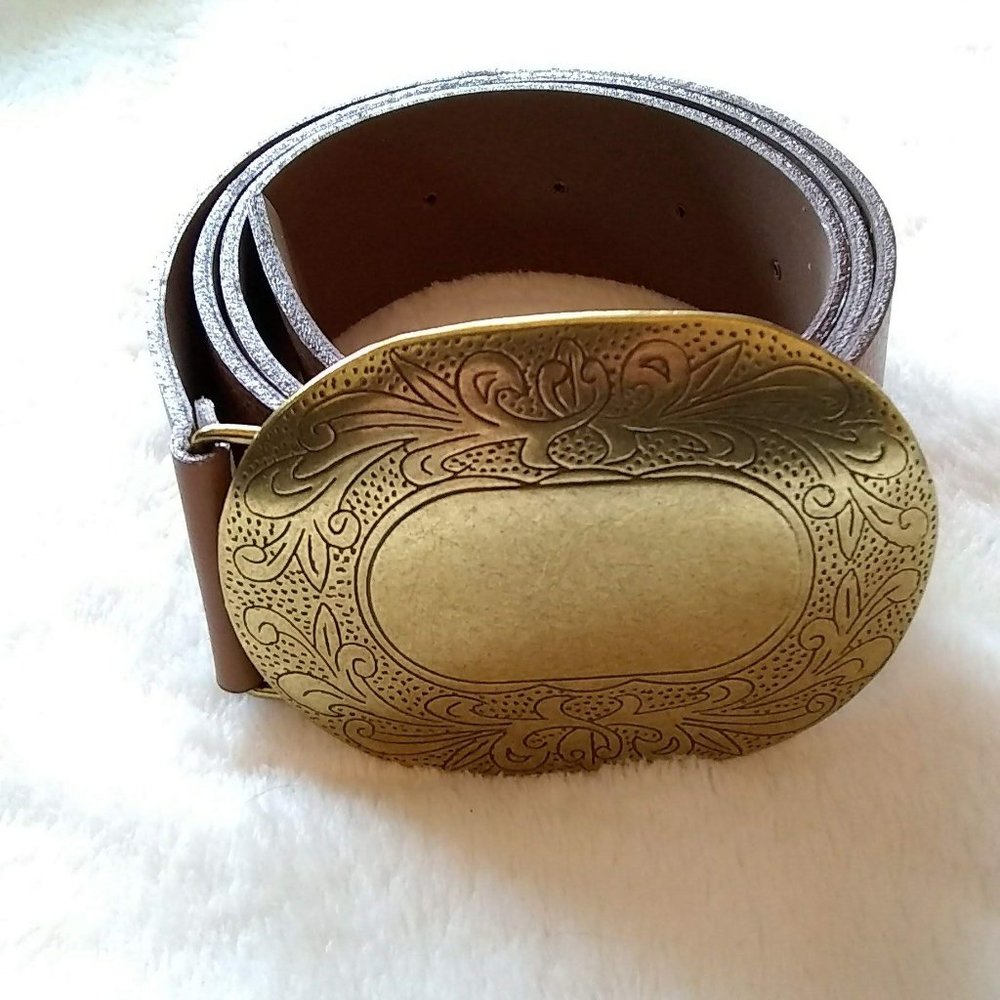 Belt Shak Leather Belt With Engraved Buckle Boho